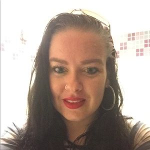 Meet your Posher, Agatha